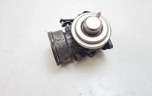 Volkswagen Caddy Throttle valve 03G129637