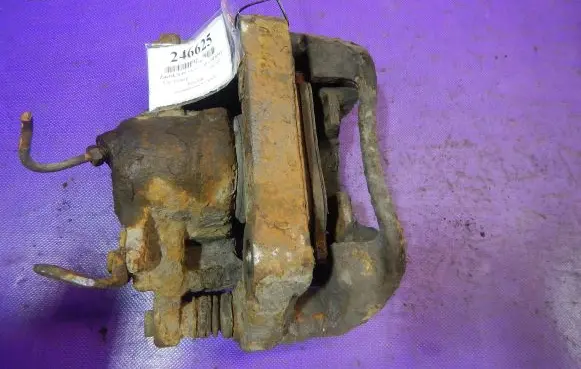 Volkswagen Transporter - Caravelle T4 Front brake caliper