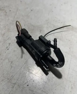 Mercedes-Benz C W203 Valve vacuum 0025401497