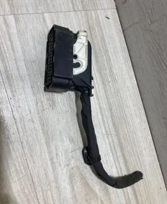Renault Arkana ABS module connector plug 