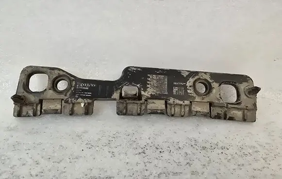 Volvo S90, V90 Fender mounting bracket 31386127