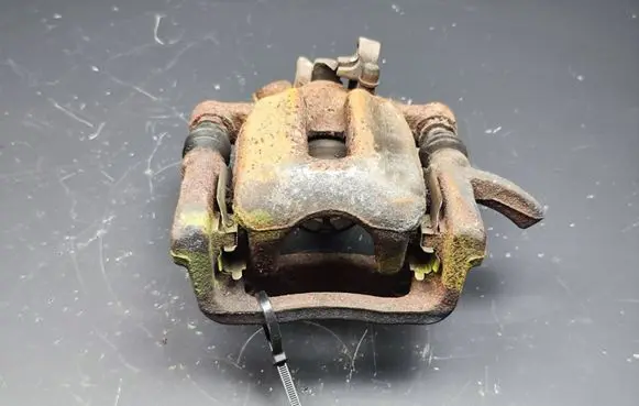 Mercedes-Benz Citan W415 Rear brake caliper 4154201583 415420158