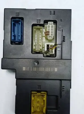 Mercedes-Benz C W204 Fuse module 2045453901 2044422400
