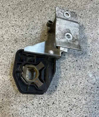 BMW 1 F20 F21 Radiator mount bracket 7600540