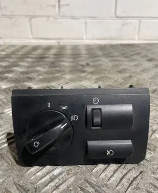 BMW X5 E53 Light switch 8372205 037045052 031866