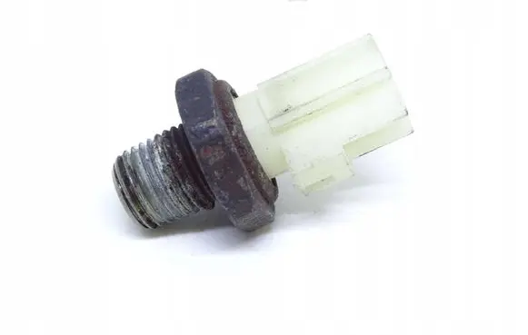 Ford Mondeo Mk III Oil pressure sensor FORD_MONDEO_MK3_2.0_TDCI_CZUJNIK_CISNIENIA_OLEJU