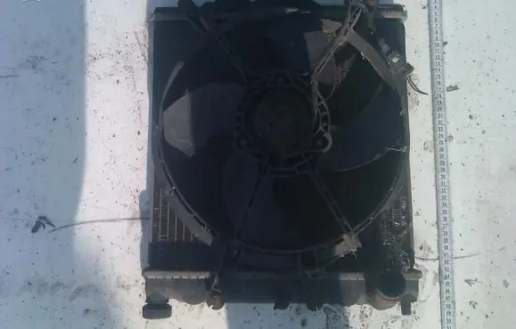 Honda Civic Radiator cooling fan shroud