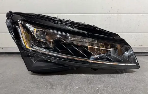 Skoda Superb B8 (3V) Headlight/headlamp 3V1941016E