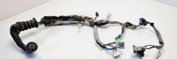 Volvo S70 V70 V70 XC Front door wiring loom 1378074