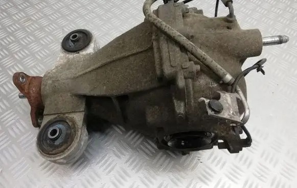 Infiniti Q50 Rear differential 