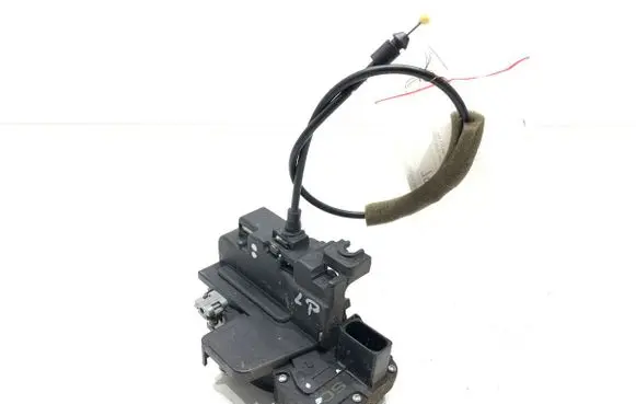 Opel Antara Front door lock