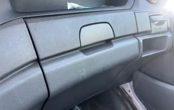 Iveco Daily 35.8 - 9 Glove box 