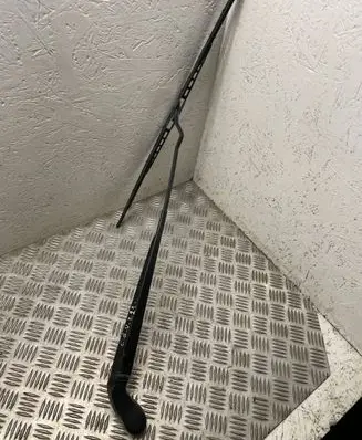 Chrysler Grand Voyager IV Front wiper blade arm 04717364B