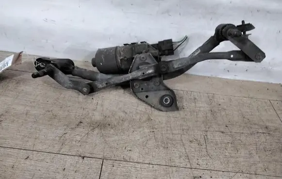 Renault Twingo II Front wiper linkage and motor