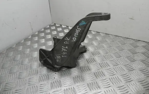 Mini One - Cooper Cabrio R52 EGR valve cooler bracket 6756221 VD19085