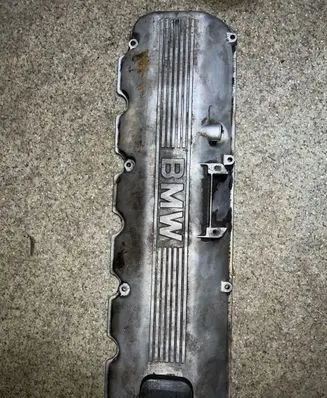BMW 3 E30 Rocker cam cover 11121713116