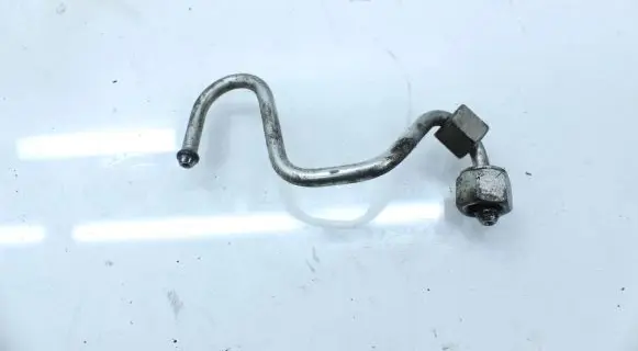 Opel Vivaro Fuel injector supply line/pipe 