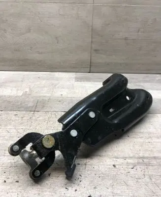 Seat Alhambra (Mk2) Sliding door lower roller guide/hinge 7N0843398D