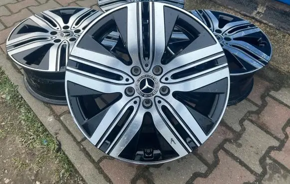 Mercedes-Benz EQA R18 alloy rim 