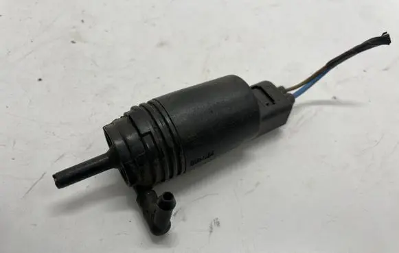 BMW 3 F30 F35 F31 Windscreen/windshield washer pump 8377612