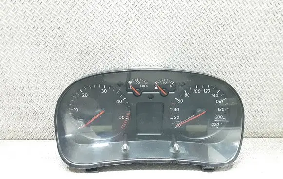 Volkswagen Golf IV Speedometer (instrument cluster) 1J0919860B
