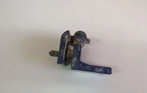 Skoda Octavia Mk2 (1Z) Rear door lower hinge