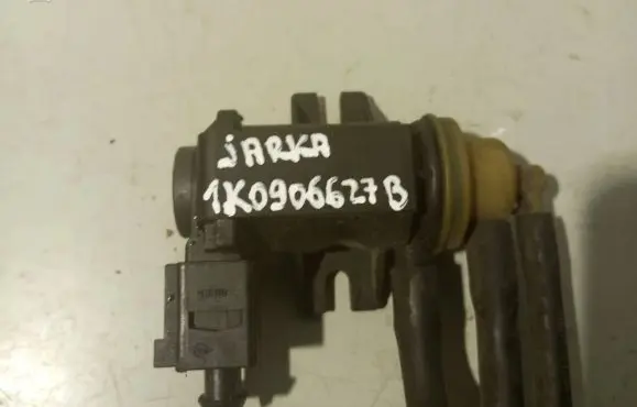 Volkswagen PASSAT B7 Turbo solenoid valve 1K0906627B