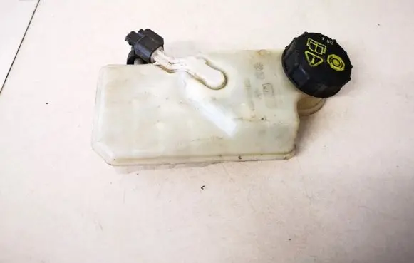 Ford Focus Brake fluid reservoir 03350891041 033508-91041