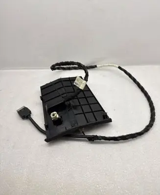 Mercedes-Benz ML W166 USB socket connector A1666800023 16905380