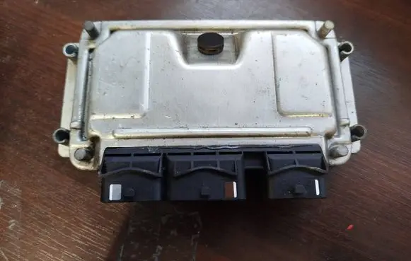 Peugeot 307 Engine control unit/module ECU 9656984180 0261207860
