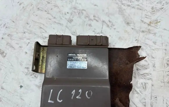 Toyota Land Cruiser (J120) Fuel injection control unit/module 8987120030