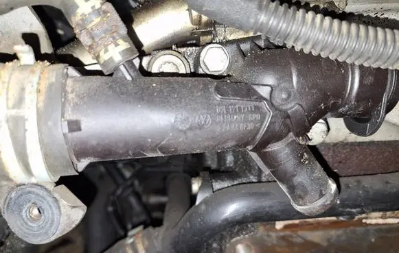 Skoda Octavia Mk2 (1Z) Engine coolant pipe/hose 03l1211311