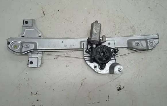 Citroen C3 Front door window regulator motor 159001041
