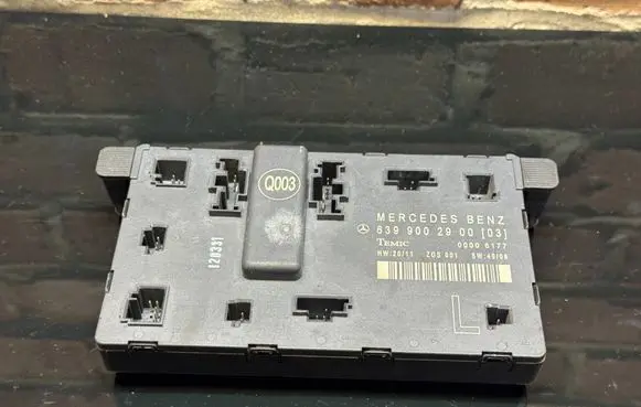 Mercedes-Benz Vito Viano W639 Door control unit/module A6399002900 00006177 6399002900