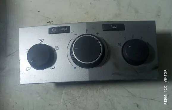 Opel Zafira B Climate control unit 13201299 29062005 901512480005