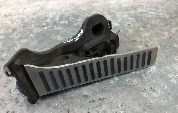 Skoda Octavia Mk2 (1Z) Accelerator throttle pedal 1K1721503N