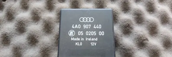 Audi A6 S6 C5 4B Wing mirror control module 4A0907440