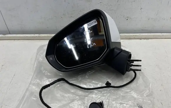Audi Q2 - Front door electric wing mirror 