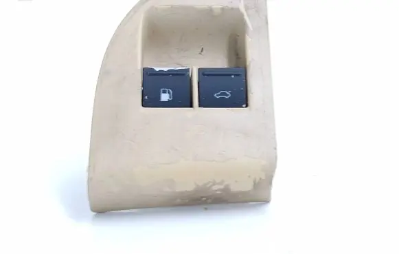 Volkswagen Touareg I Fuel tank opening switch 7L6867375