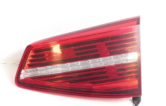 Volkswagen PASSAT B8 Tailgate rear/tail lights 3G9945308E 3G9945308