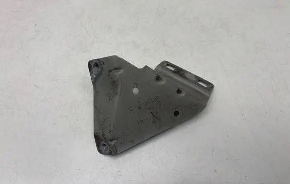 Seat Leon (5F) Fender mounting bracket 5F0821183B
