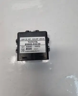 Toyota Avensis T250 Light module LCM 8996005030 3560016825 63EU3002577