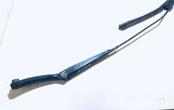 Citroen Berlingo Front wiper blade arm 9621014780