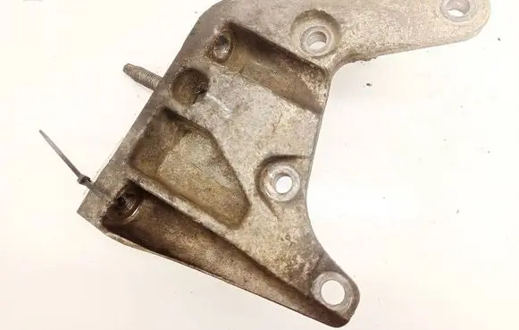 Ford Transit Engine mounting bracket 