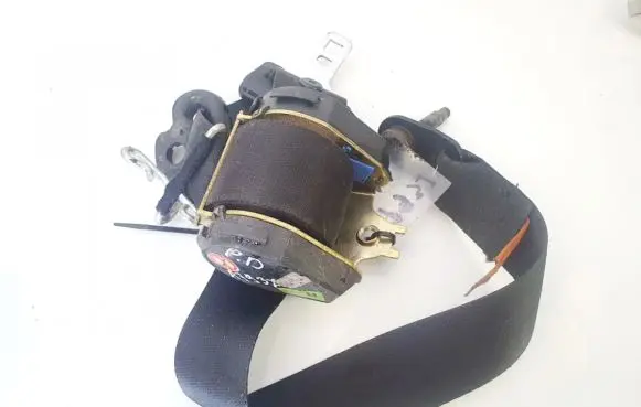 Ford Focus Front seatbelt e1040238