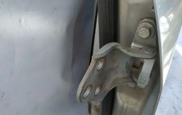 Mitsubishi Space Star Front door upper hinge