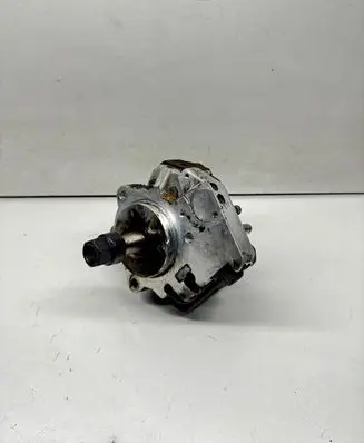 BMW 5 E60 E61 Fuel injection high pressure pump 7798333 319120 0445010146