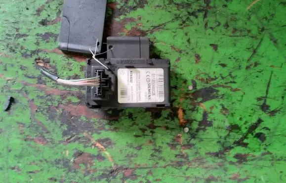 Renault Scenic II - Grand scenic II Ignition lock S118539002E