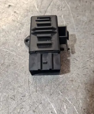 Skoda Rapid (NH) Seat heating relay 6R0959772E SW0001