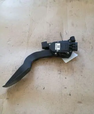 KIA Cerato Accelerator throttle pedal 327002F200